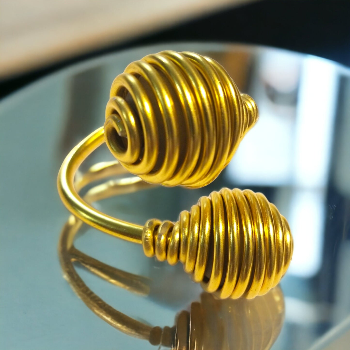 Yellow gold spiral bracelet