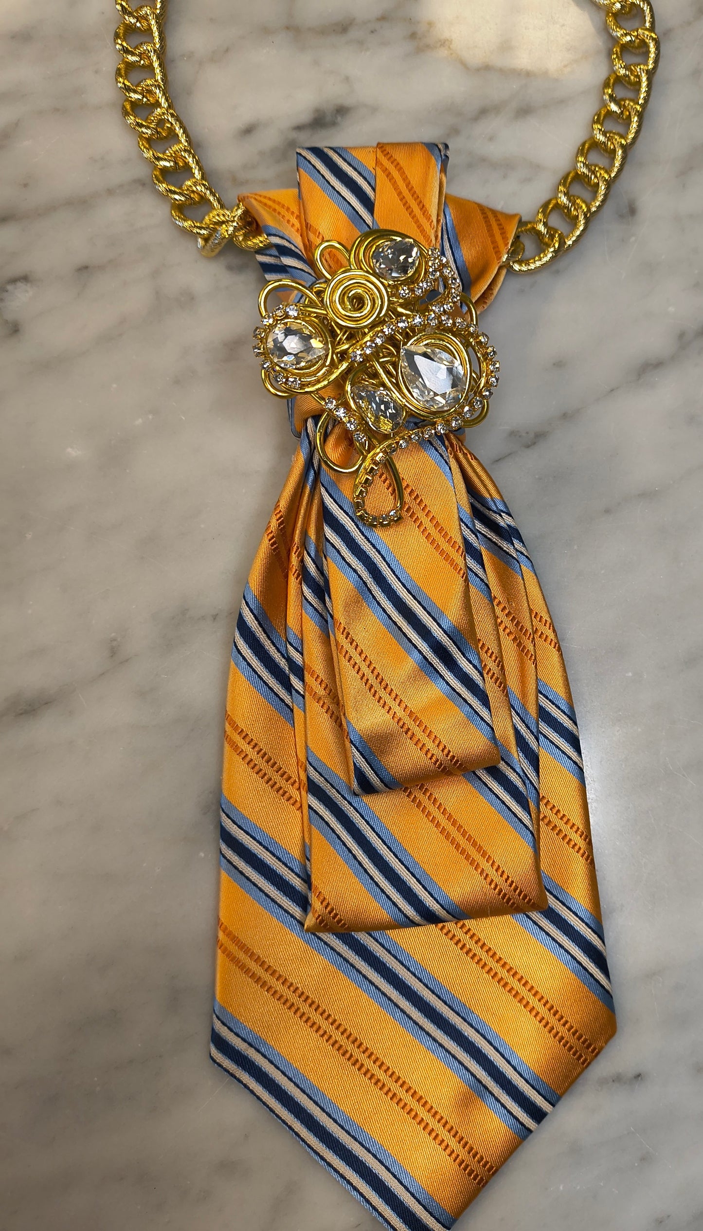 Yellow stripe
