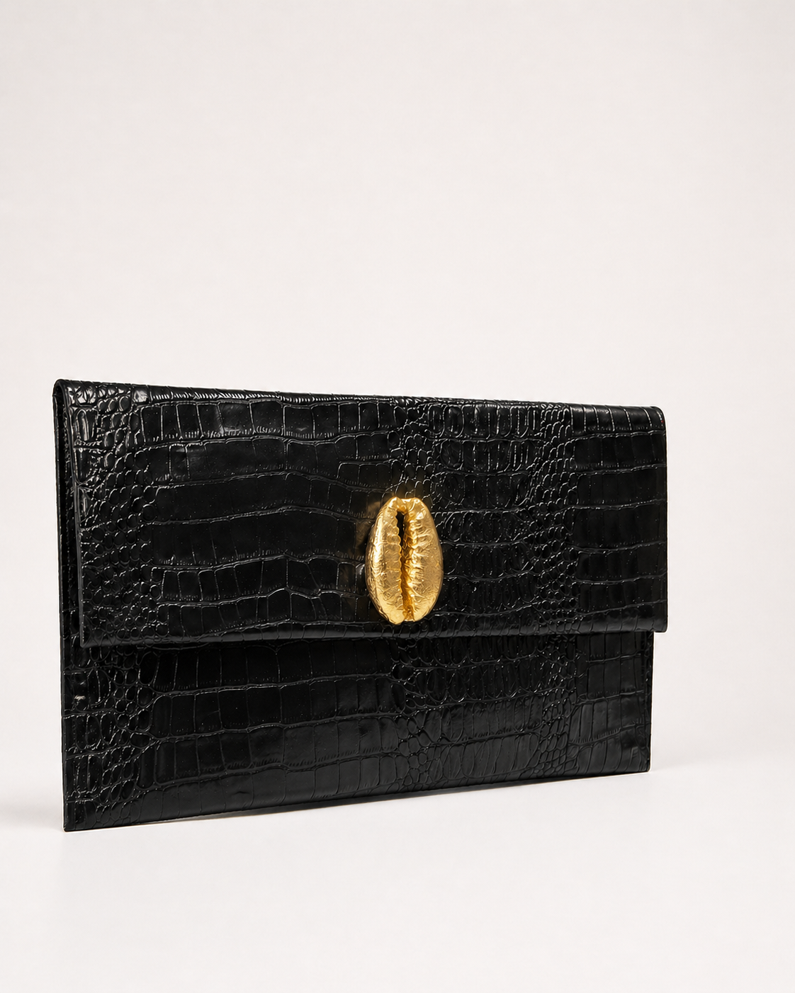 Shell clutch black and gold fashion bag